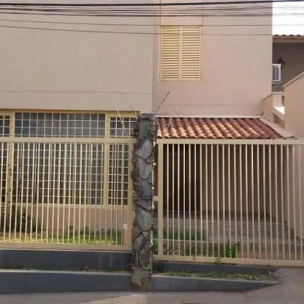 Buy this 4 bed house on Rua Senador Feijó in Bairro Estados Unidos, Uberaba - MG