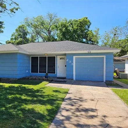 Rent this 3 bed house on 287 West 4th Street in Deer Park, TX 77536