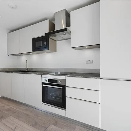 Rent this 2 bed apartment on Bellfield Road in High Wycombe, HP13 5XX