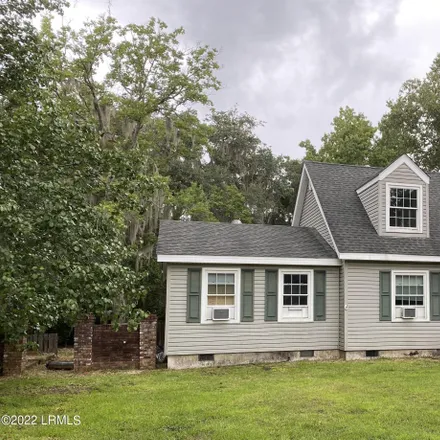 Buy this 3 bed house on 1302 Battery Creek Road in Beaufort, SC 29902