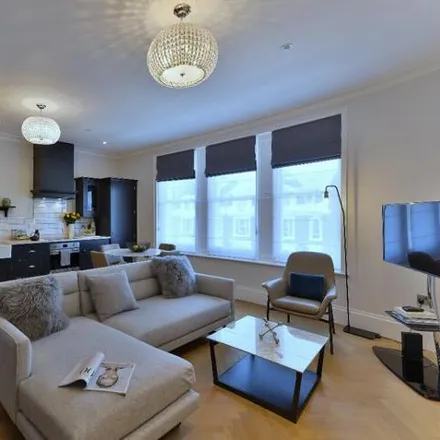Image 3 - 20 Colville Road, London, W11 2BP, United Kingdom - Apartment for rent