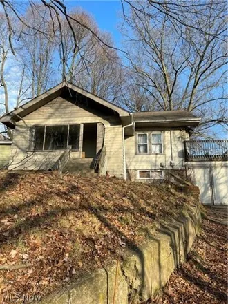 Buy this 3 bed house on 245 Litchfield Road in Akron, OH 44305