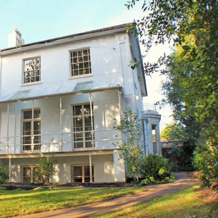 Rent this 1 bed apartment on 4 Pennsylvania Crescent in Exeter, EX4 4SF