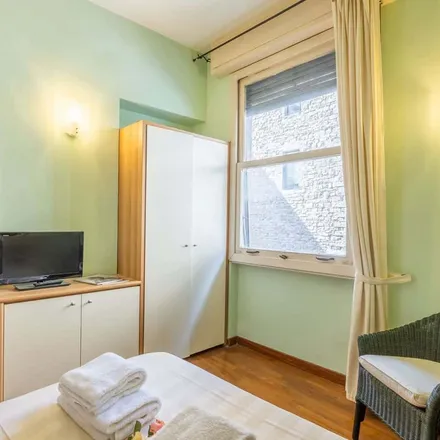 Image 3 - Via dei Barbadori, 7 R, 50125 Florence FI, Italy - Apartment for rent