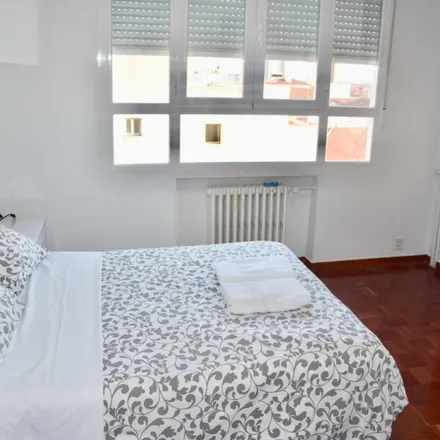 Image 3 - Madrid, Reebok, Calle del Conde Duque, 28015 Madrid - Apartment for rent