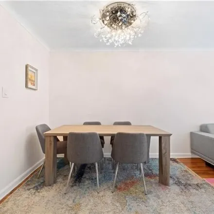 Image 7 - 1717 East 18th Street, New York, NY 11229, USA - Apartment for sale