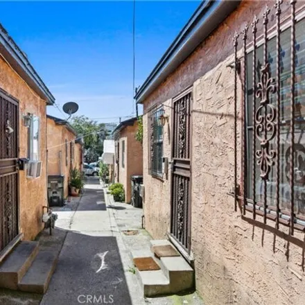 Image 1 - 2046 Pennsylvania Avenue, Los Angeles, CA 90033, USA - House for sale