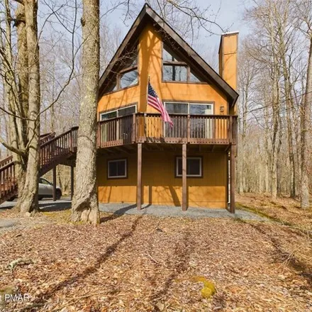 Buy this 3 bed house on 225 Maxatawny Dr in Pocono Lake, Pennsylvania