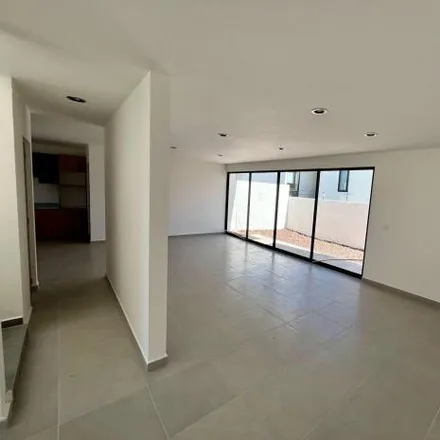 Buy this 3 bed house on Avenida Los Portones in Delegaciön Santa Rosa Jáuregui, 76100