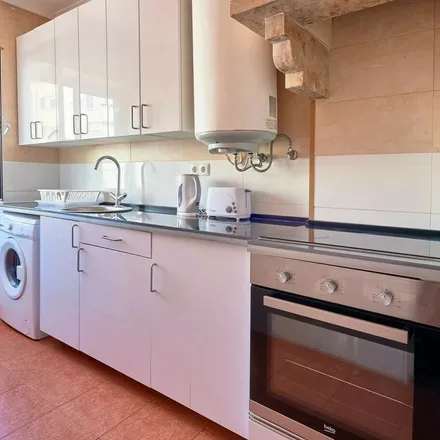 Rent this 6 bed apartment on Avenida Eduardo Jorge 29 in 2700-306 Amadora, Portugal