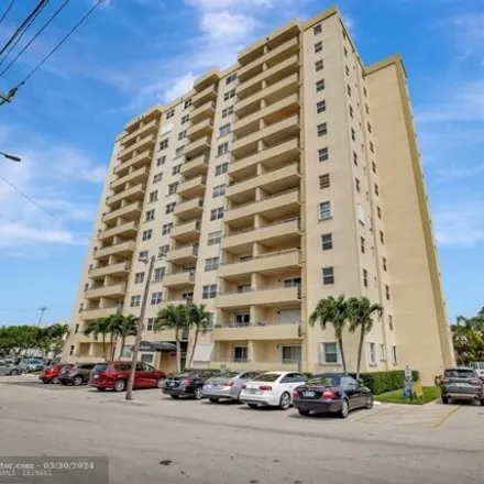 Rent this 2 bed condo on 1817 Northeast 8th Court in Sunrise Key, Fort Lauderdale