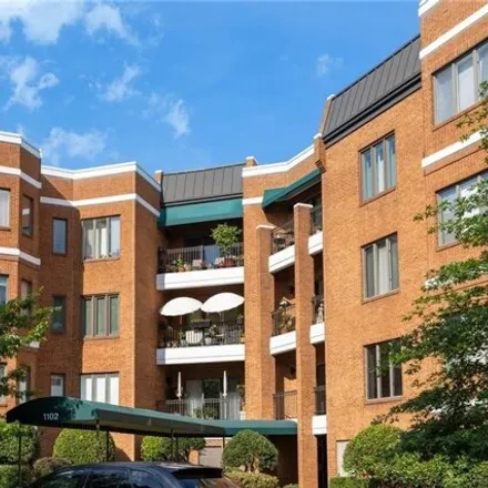 Buy this 2 bed condo on 898 Botetourt Gardens in Norfolk, VA 23507