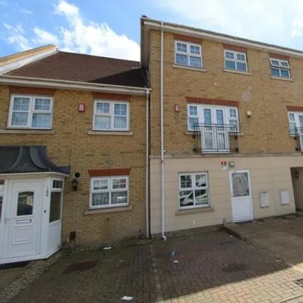 Rent this 5 bed townhouse on 118 De Havilland Road in London, HA8 5QB