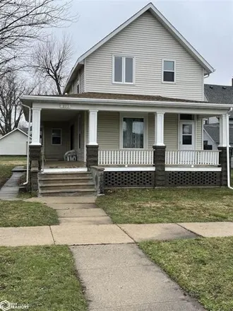 Buy this 3 bed house on 81 East Webster Street in Marshalltown, IA 50158