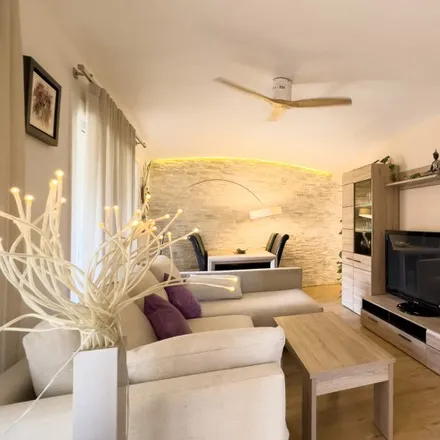 Rent this 3 bed apartment on Passatge de la Ciutat de Mallorca in 22, 08001 Barcelona
