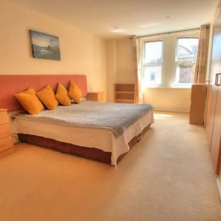 Image 4 - Oxford - Cambridge Terrace, Gateshead, NE8 1QQ, United Kingdom - Apartment for rent