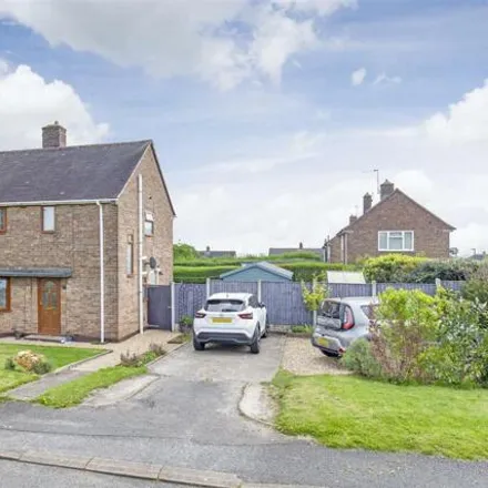 Buy this 3 bed duplex on Grasmere Close in Chesterfield, S41 8EF