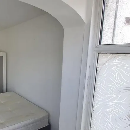 Rent this studio apartment on Park Avenue in London, NW10 7XL