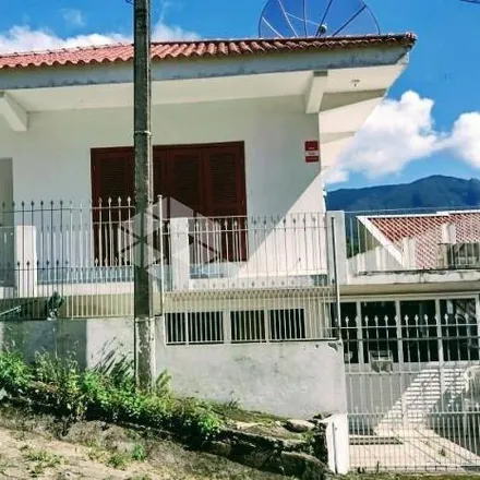 Buy this 5 bed house on Rua Comandante Osni Schuttel Furtado in Praia de Fora, Palhoça - SC