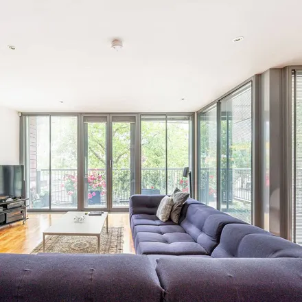 Rent this 3 bed apartment on The Lansdowne in Gloucester Avenue, Primrose Hill