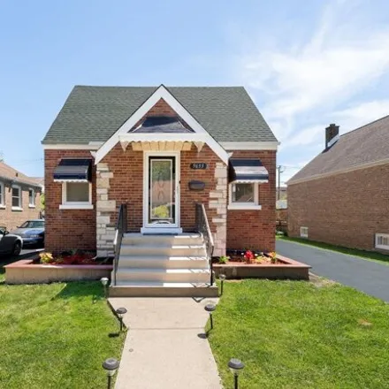 Buy this 3 bed house on 9633 S Maplewood Ave in Evergreen Park, Illinois