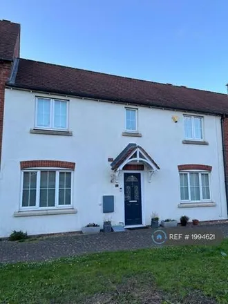 Rent this 4 bed townhouse on Bunneys Meadow in Hinckley, LE10 0FQ