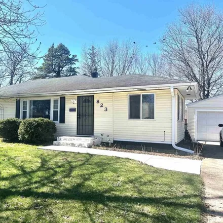 Buy this 3 bed house on 851 South Spring Street in Geneseo, IL 61254