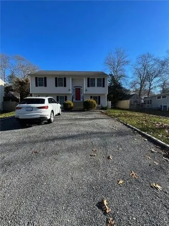 Rent this 3 bed house on 89 Twin Leaf Trail in Narragansett, RI 02874