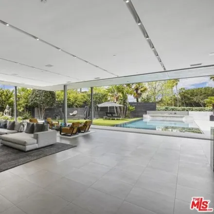 Image 2 - 1975 Loma Vista Drive, Beverly Hills, CA 90210, USA - House for sale