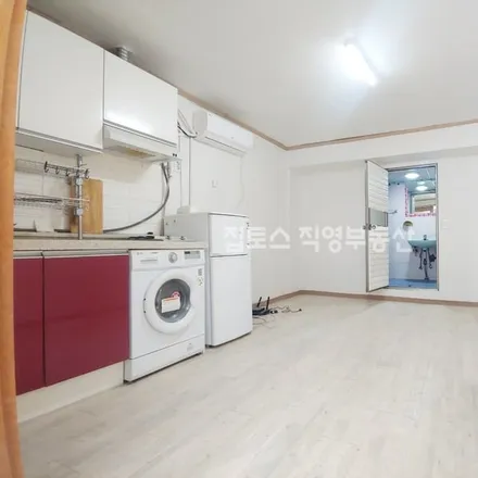 Rent this studio apartment on 서울특별시 광진구 화양동 16-14