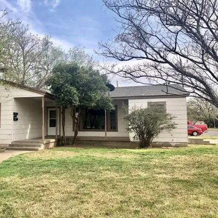 Rent this 2 bed house on 2913 Avenue X in Lubbock, TX 79411