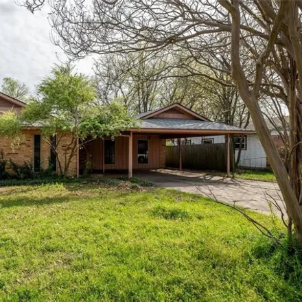 Image 2 - 153 McMahon Street, Bonham, TX 75418, USA - House for sale