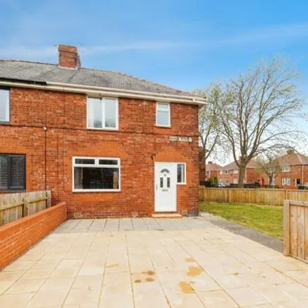 Buy this 3 bed duplex on Lister Avenue in Whickham, NE11 9EH