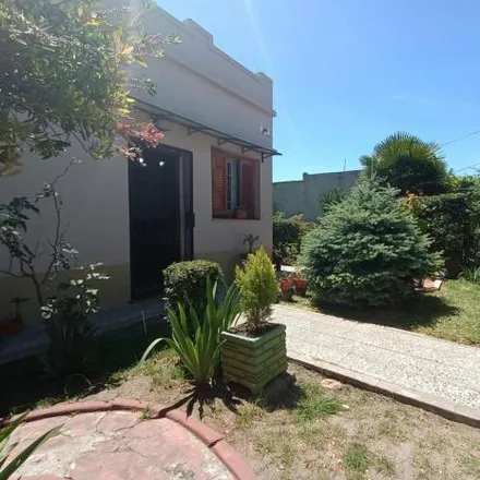 Buy this 2 bed house on Pergamino 785 in Villa Cristóbal Colón, 1872 Sarandí