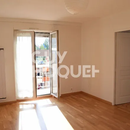 Rent this 2 bed apartment on 9010 Place Félix Faure in 78120 Rambouillet, France