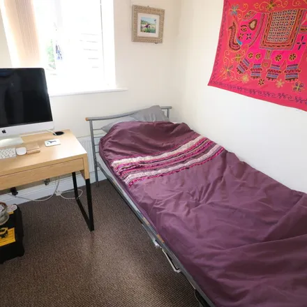 Image 5 - Redhill Park, Hull, HU6 8QH, United Kingdom - Apartment for rent