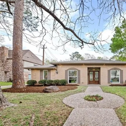Buy this 5 bed house on 113 Blue Willow Drive in Houston, TX 77042