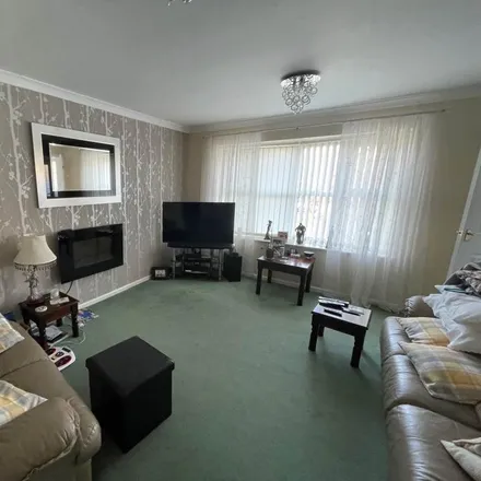 Image 4 - 36 Southdown, Worle, BS22 6PE, United Kingdom - House for rent
