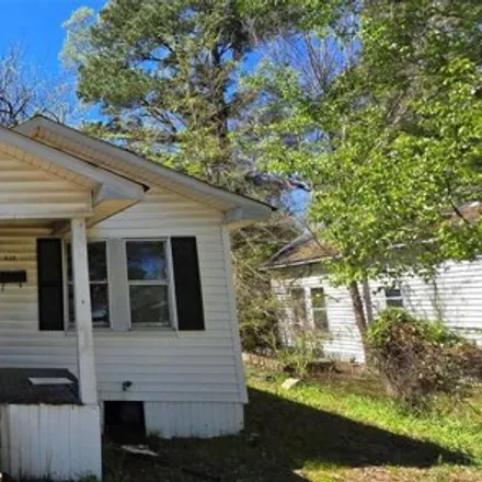 Buy this 1 bed house on 539 North Hickory Street in Vivian, LA 71082