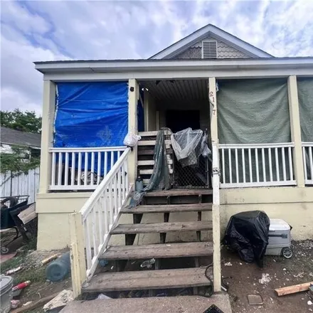 Buy this 3 bed house on 2105 Conti Street in New Orleans, LA 70112
