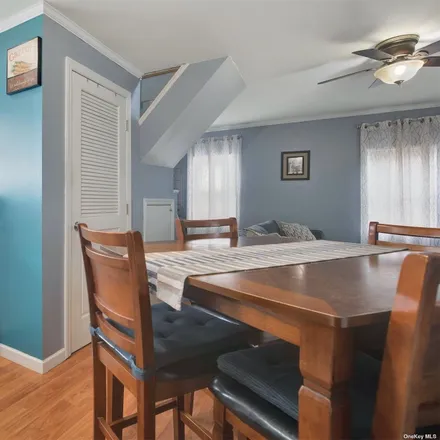 Image 7 - 742 South 9th Street, Village of Lindenhurst, NY 11757, USA - Townhouse for sale
