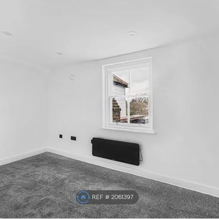 Image 2 - Wagamama, 138A-138B High Street, Sevenoaks, TN13 1XE, United Kingdom - Apartment for rent