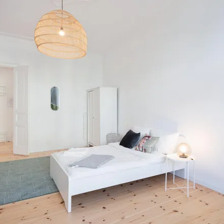 Rent this 3 bed room on Jane-Addams-Schule - Oberstufenzentrum Sozialwesen in Straßmannstraße, 10249 Berlin