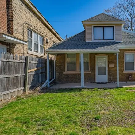 Buy this 3 bed house on 1731 North Lorel Avenue in Chicago, IL 60639
