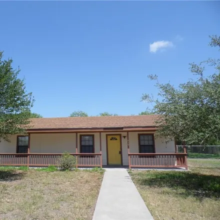 Image 2 - 295 Texas Street, Mathis, TX 78368, USA - House for sale