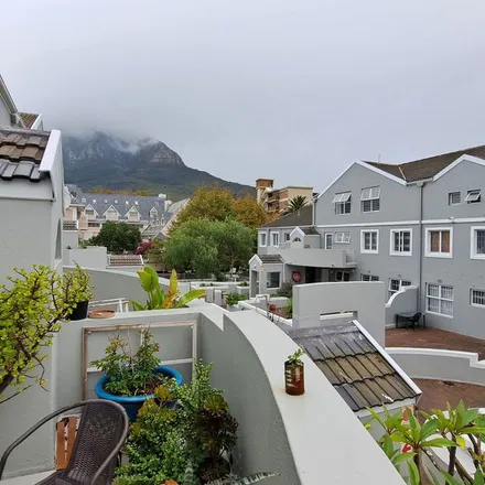 Image 5 - Oakhurst Girls' Primary School, Weltevreden Avenue, Cape Town Ward 58, Cape Town, 7700, South Africa - Apartment for rent