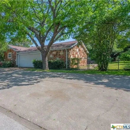 Image 3 - 101 West 14th Avenue, Belton, TX 76513, USA - House for sale