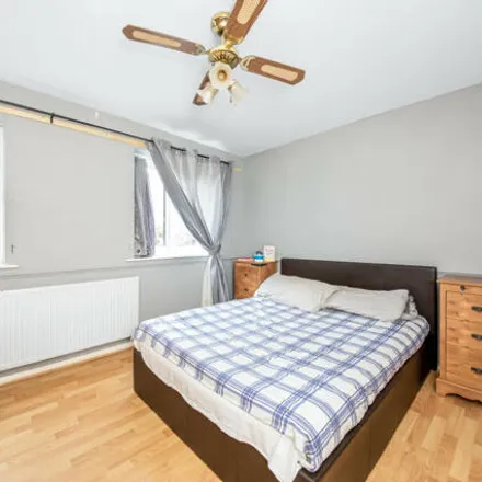 Image 6 - Franklin Close, London, SE13 7RS, United Kingdom - Apartment for sale