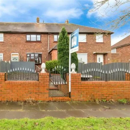 Buy this 3 bed townhouse on Ravenscroft Road in Crewe, CW2 8PQ