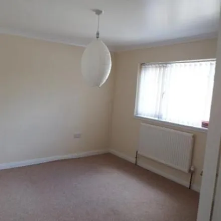 Image 4 - Willis Way, Towcester, NN12 6BB, United Kingdom - Apartment for rent